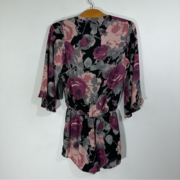 NWT Lulu’s What's Bloomin' Black Floral Print Romper - Picture 6 of 12